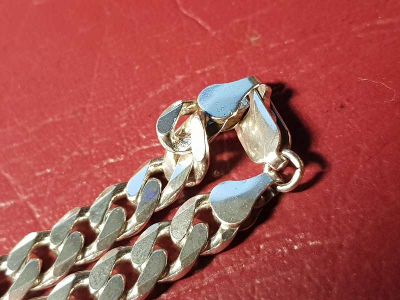 Lovely Heavy Solid Sterling Silver Necklace With Italian Clasp In Excellent Condition. [63,8 g]*