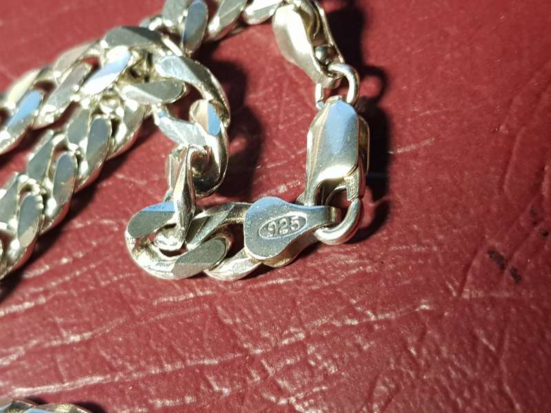 Lovely Heavy Solid Sterling Silver Necklace With Italian Clasp In Excellent Condition. [63,8 g]*