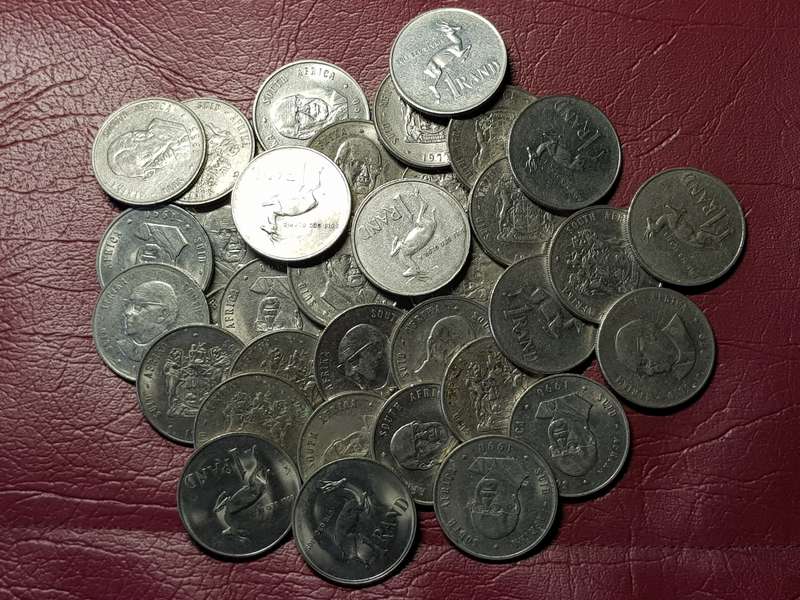 A Lot Of 37 x RSA Nickel R1 Coins - [Bid per coin to take all]