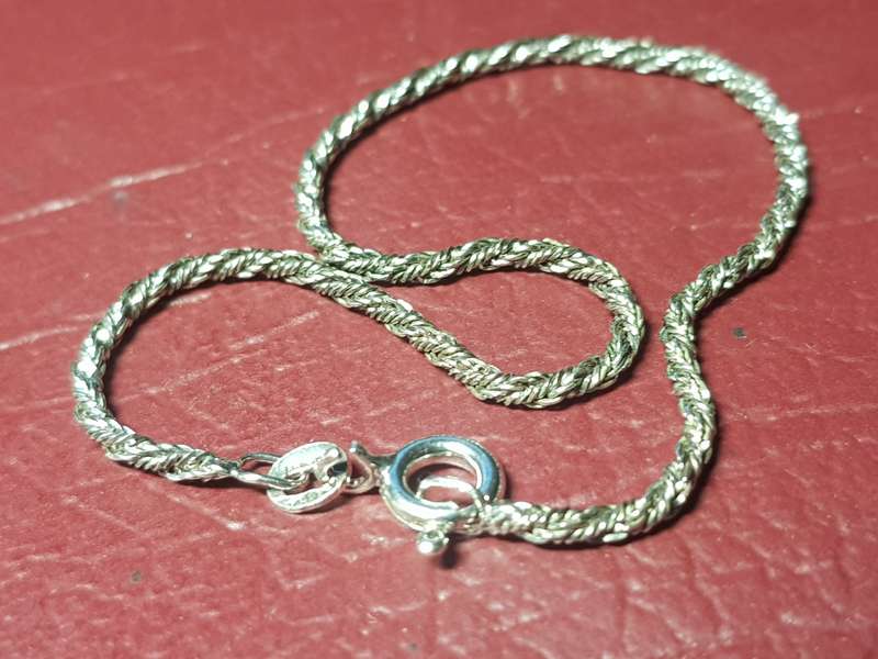 Lovely Genuine Solid Sterling Silver Bracelet in Very Good Condition - [1,99 g]