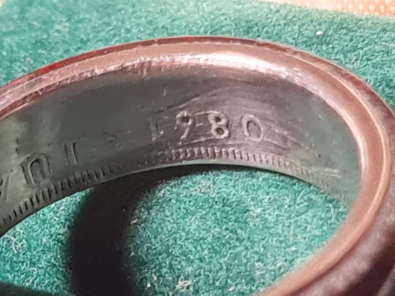 RING MADE FROM A 1980 C.O.I.N. FROM SPAIN IN EXCELLENT CONDITION.