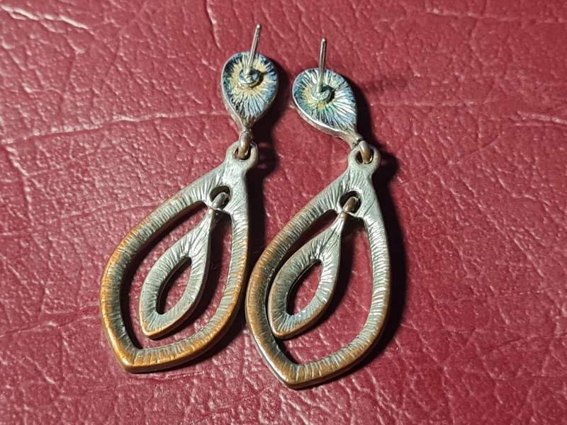 Lovely Earrings In Good Condition - Not Silver
