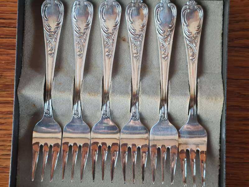 Set of 6 Silver Plated Eetrite Cake Forks in Perfect Condition