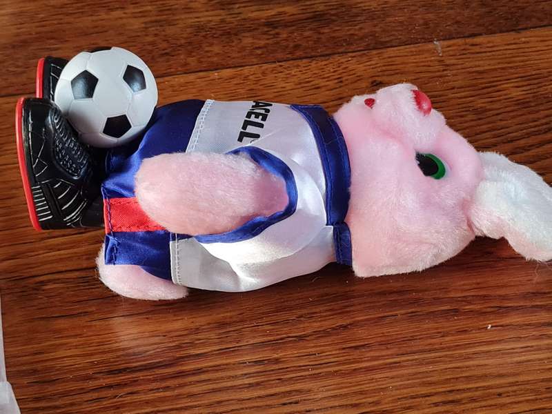 DURACELL FOOTBALL BUNNY IN PERFECT CONDITION. Length 18 cm.