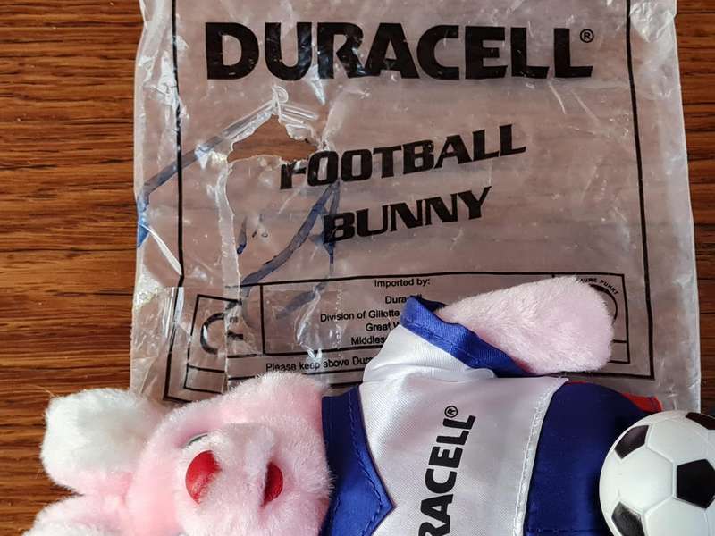 DURACELL FOOTBALL BUNNY IN PERFECT CONDITION. Length 18 cm.