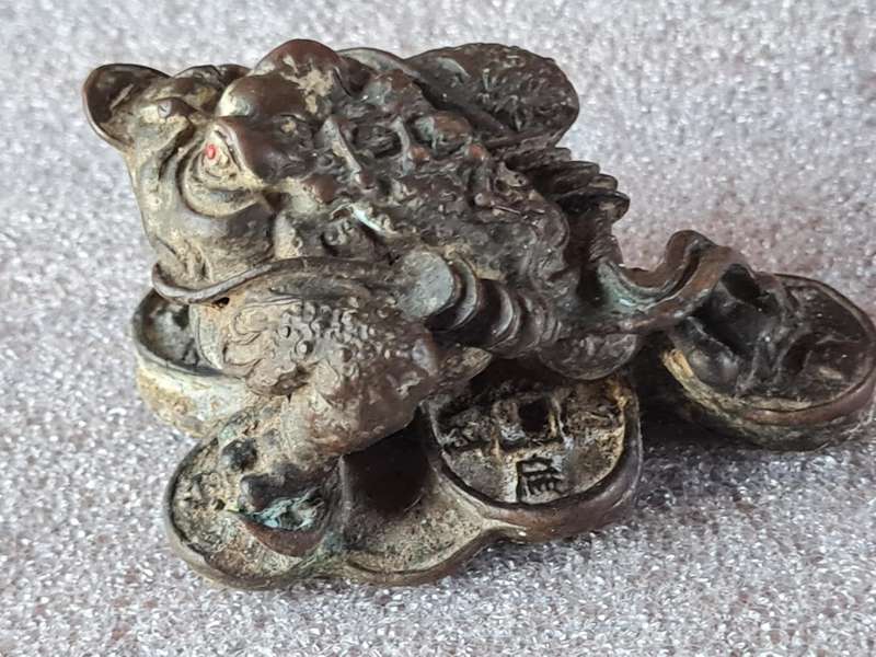 Heavy Bronze Money Frog.