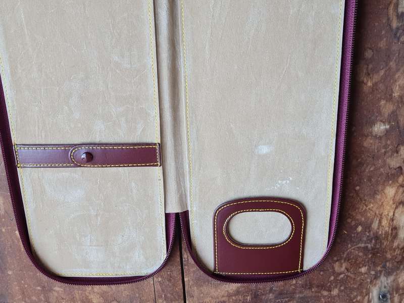 A Elegant Holder In Excellent Condition.
