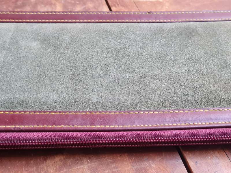 A Elegant Holder In Excellent Condition.