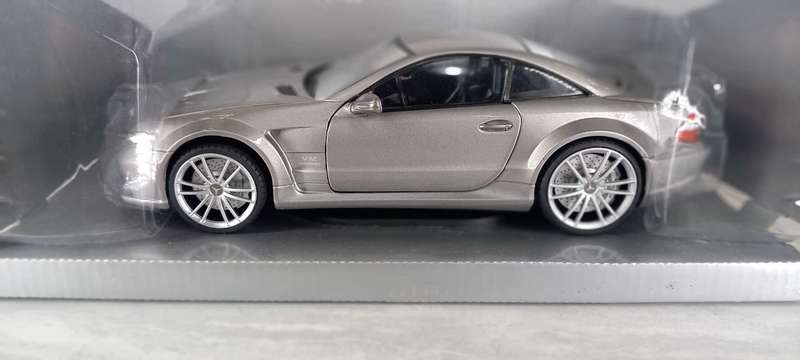 Mercedes-Benz SL65 Amg Black Series by Mondo Motors in 1:18 scale