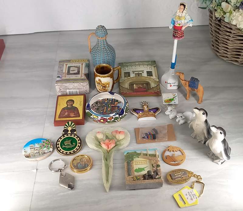 Large Lot of Trinket / Collectibles