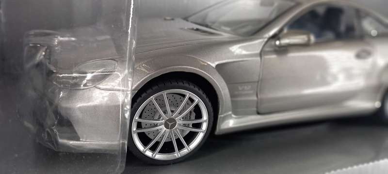 Mercedes-Benz SL65 Amg Black Series by Mondo Motors in 1:18 scale
