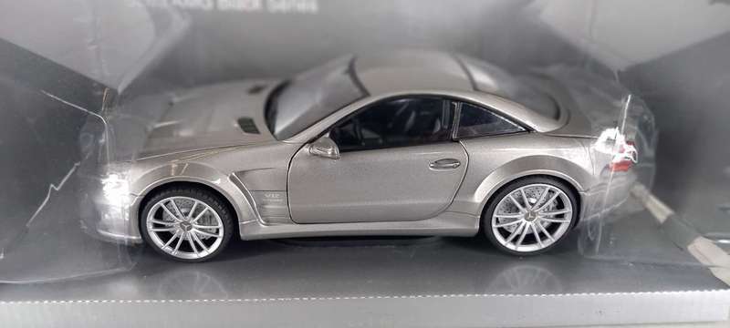 Mercedes-Benz SL65 Amg Black Series by Mondo Motors in 1:18 scale