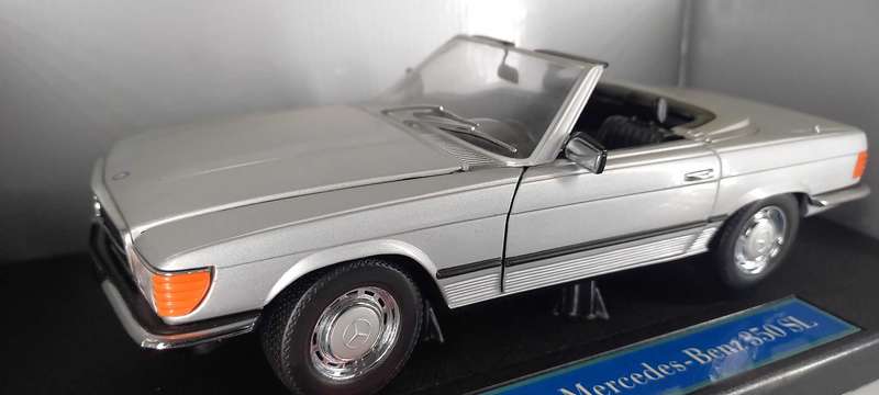 Mercedes-Bens 350SL By Sunstar 1:18