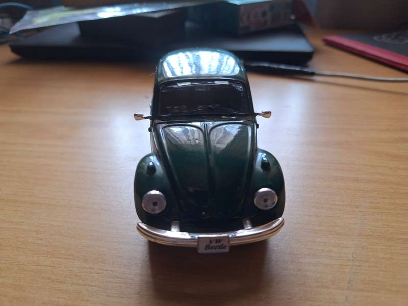 Volkswagen beetle die cast scale 1:24 with movable parts