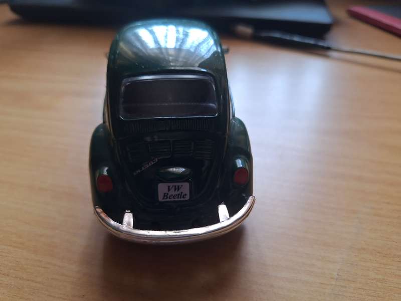 Volkswagen beetle die cast scale 1:24 with movable parts