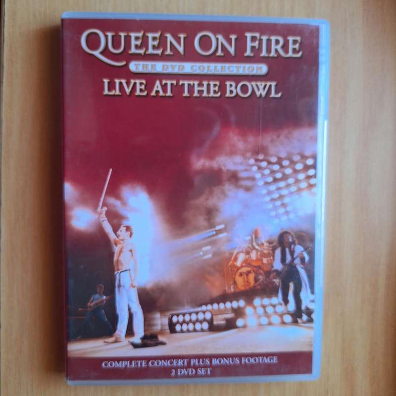 Queen on fire live at the Bowl DVD