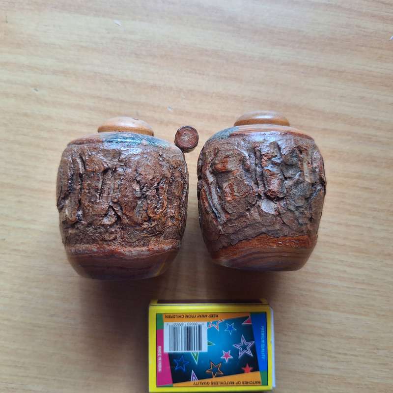 Wooden pepper and salt set
