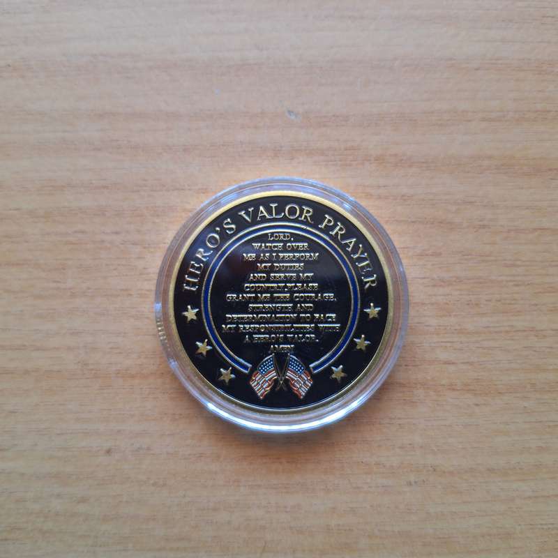 United States Army commemorative Hero's Prayer coin in capsule