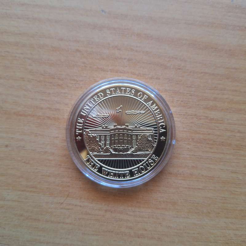 Gold plated United States of America Whitehouse commemorative coin