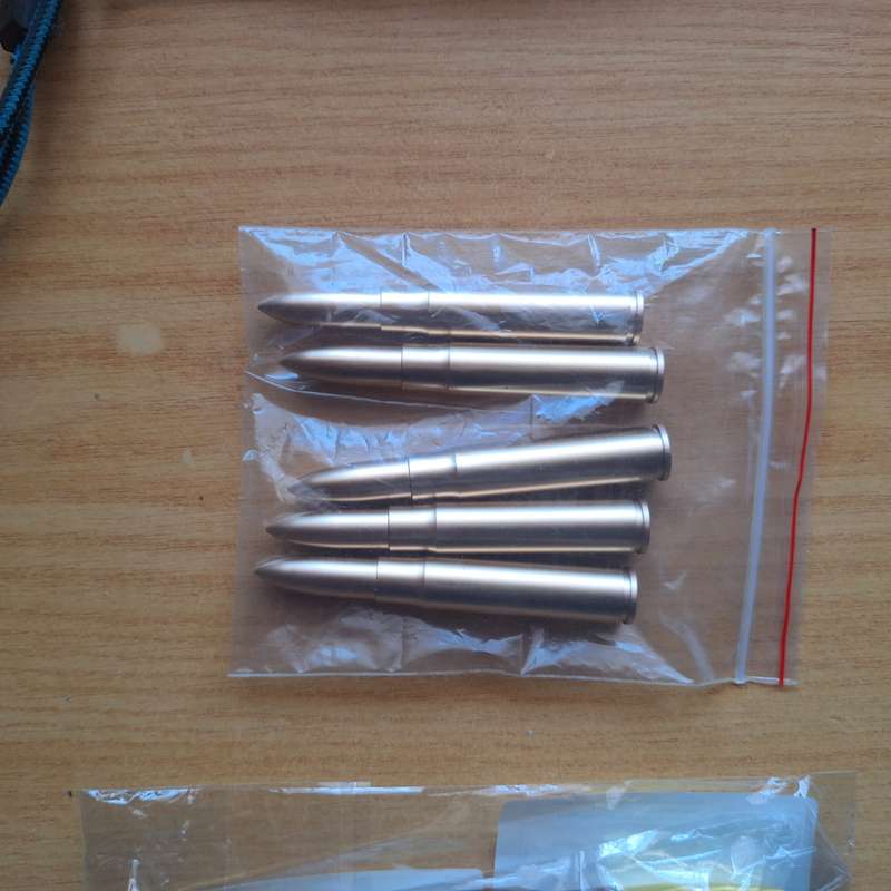 5 x bullet shaped plastic light weight ballpoint pens - 8cm length