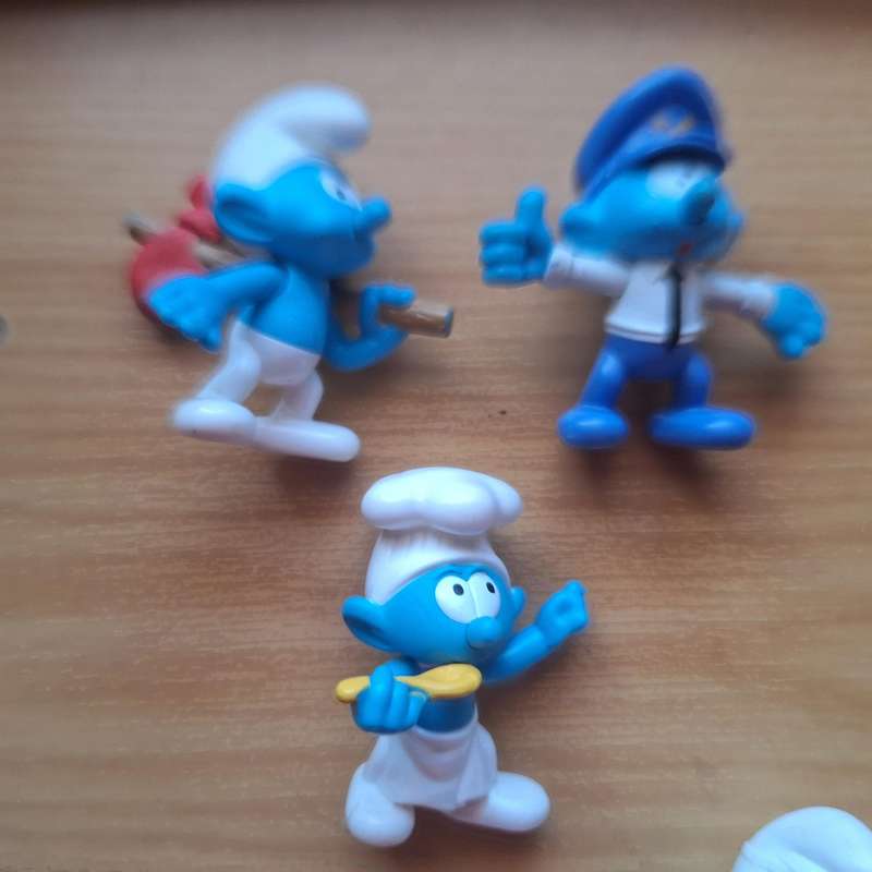 3 x Mcdonalds smurfs