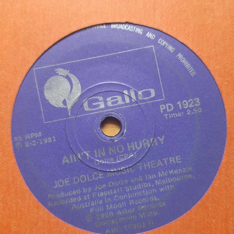 7 single Record - Shaddap you face and Aint in no hurry