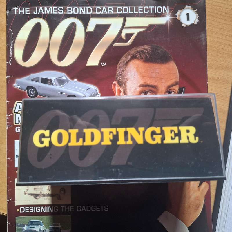 James bond 007 Gold finger book and die cast Aston Martin