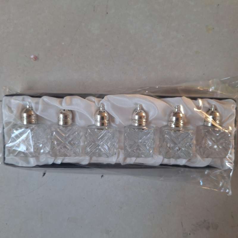 New Small salt and pepper holders