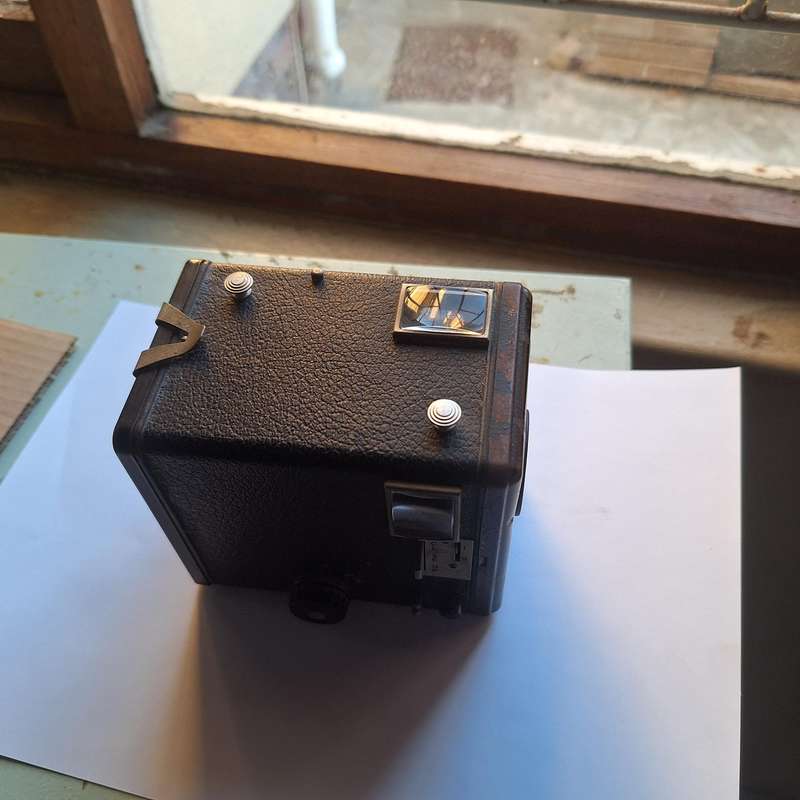Vintage Brownie camera six-20 model D