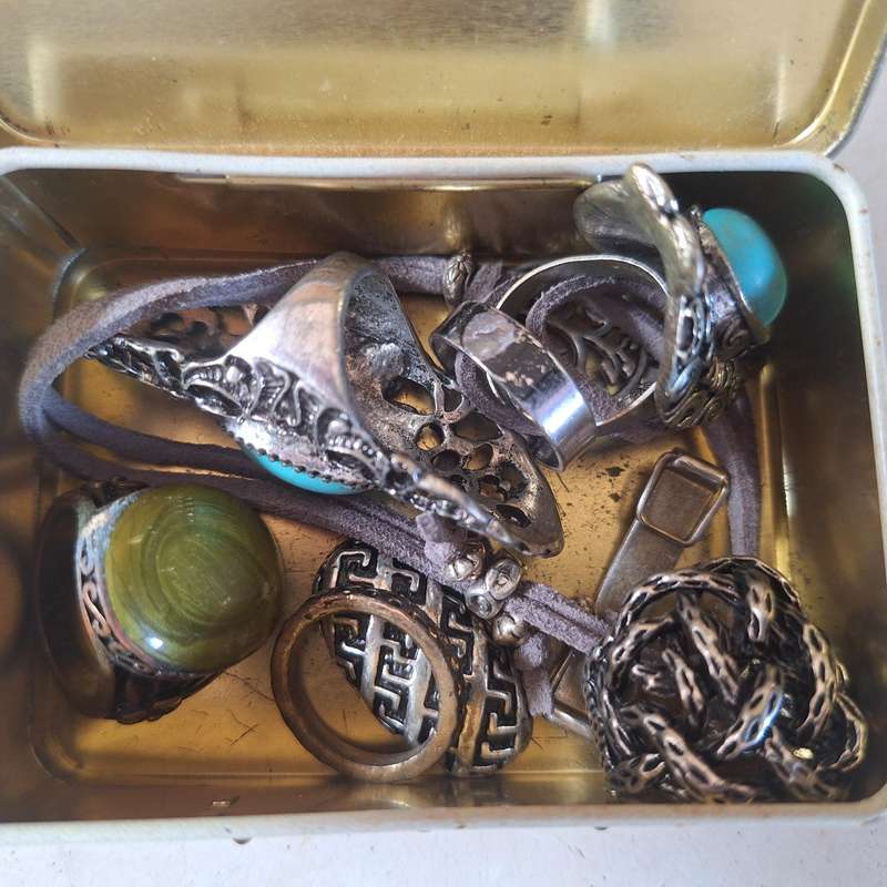 Vintage rings and chain
