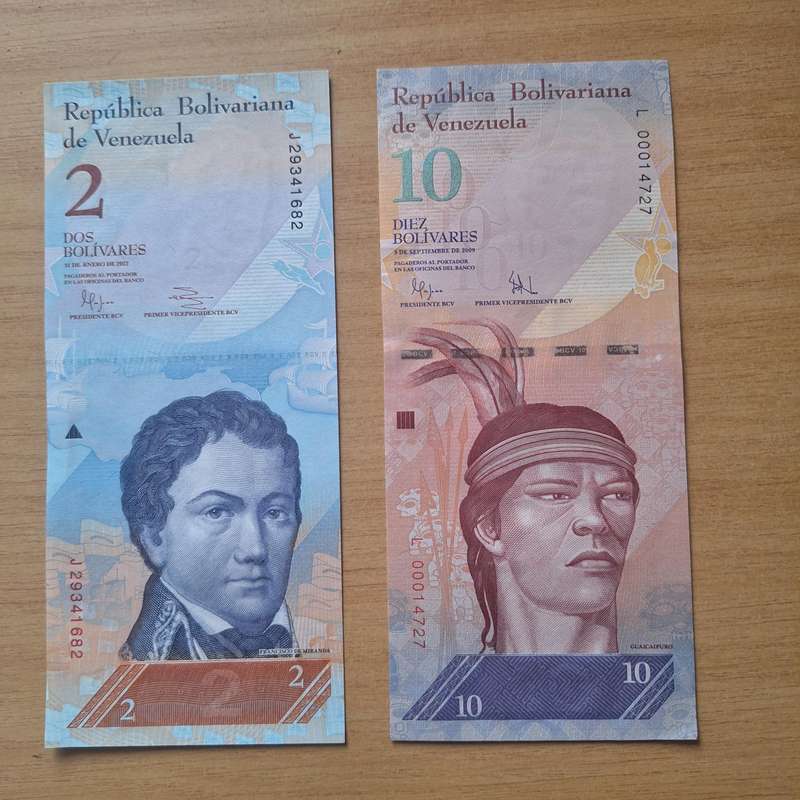 Venezuela 2 and 10 Bolevares notes