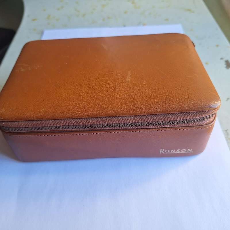 Vintage Ronson shaver from England in pouch