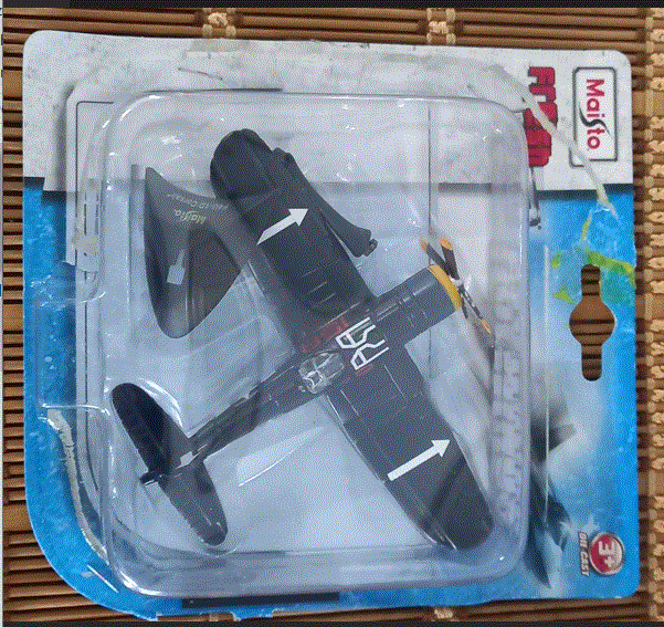 F4U Corsair Fighter by MAISTO   72  Complete -  New in Pack-   Die Cast not Plastic or Resin Madness