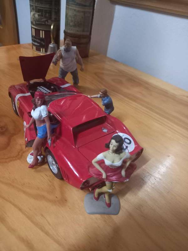 Figurine Combo :  X 2 - Scale 1/18 - American Diorama Special - Buy Two & get One Free - Madness