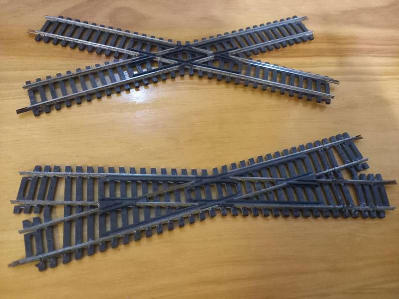 Lima Cross  X  Tracks  HO   1 xNorma & 1 x Narrow Crosses