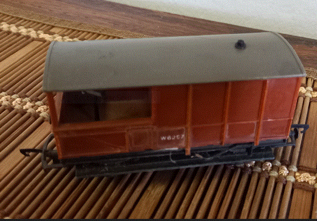 Tri-ang  Caboose Wagon  - HO Complete