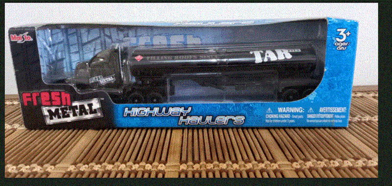 Dodge Tanker Truck  Die Cast Scale 1/87 -HO  in Display Box Special