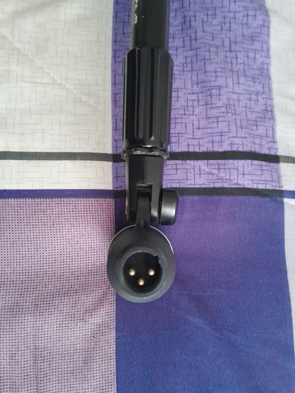 A K G D40  Dynamic Insrument Microphone