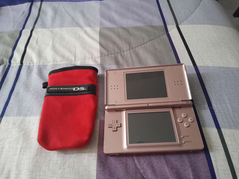 Nintendo DS Lite