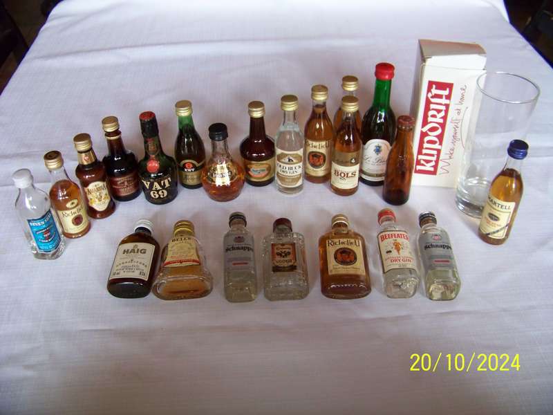 Bar display smalls