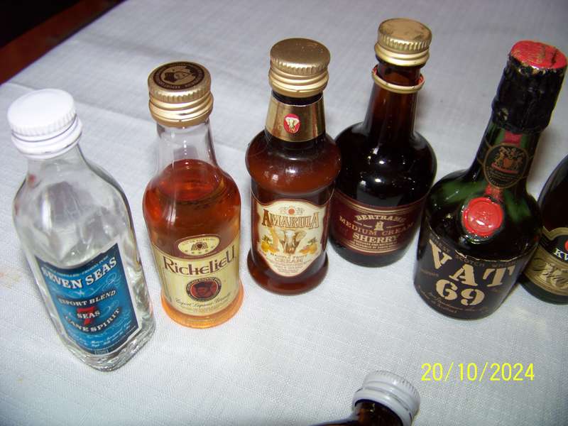 Bar display smalls