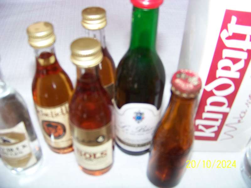 Bar display smalls