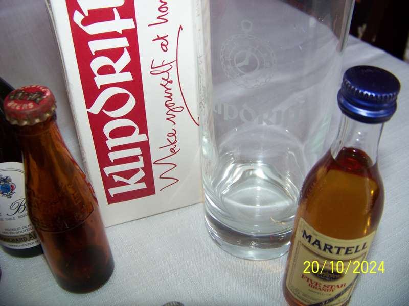 Bar display smalls