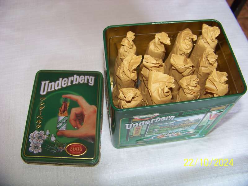 Bar display items
