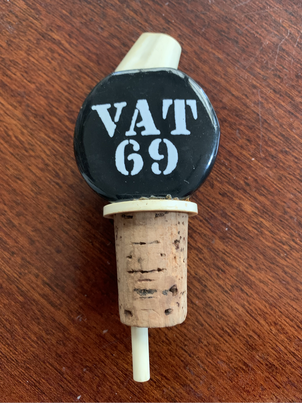 Vat 69 Whiskey Pourer