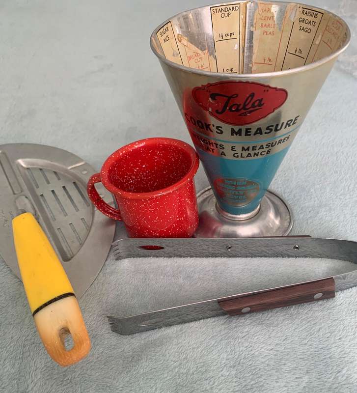 Assorted Vintage Kitchen items