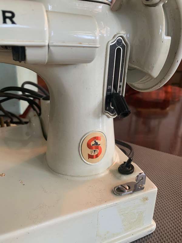 Singer Featherweight - needs attention