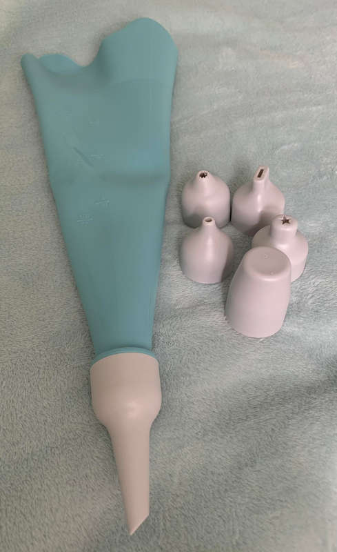 Silicone cake icing set