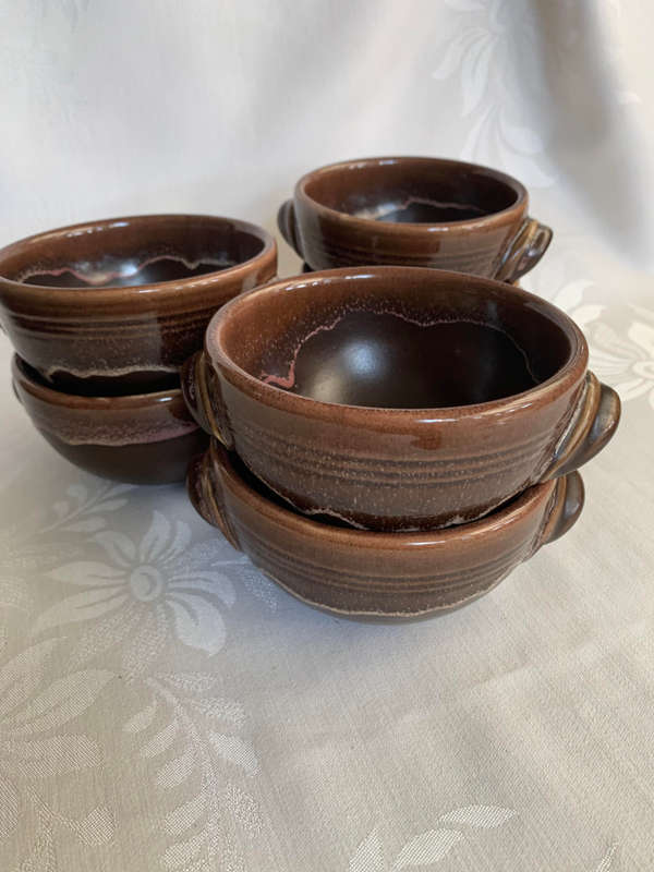 6 Pottery bowls