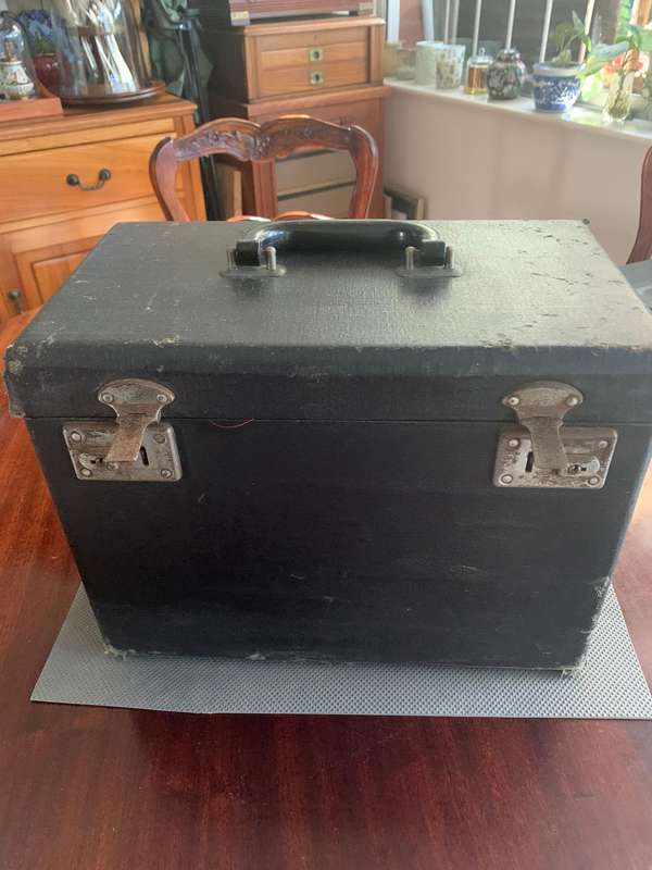 Vintage Singer Fetherweight